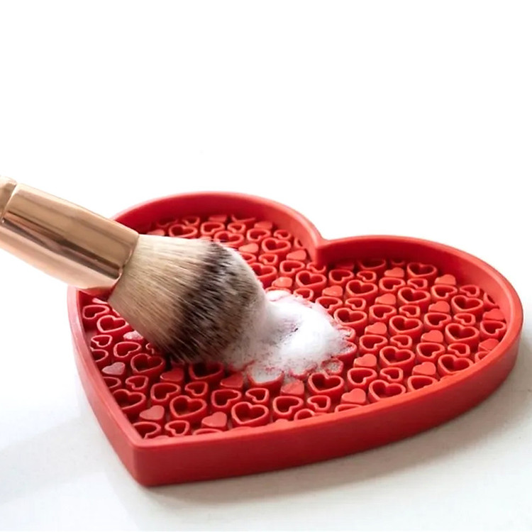 پد شستشوی برس آرایشی مدل Heart کد 5191